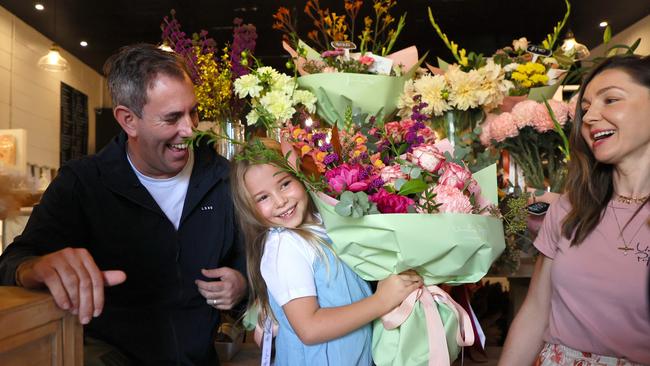 Federal Treasurer Jim Chalmers and his daughter Annabel were out buying flowers for Mother’s Day at their local flower shop Unveiling Poppy in Daisy Hill. Picture: NCA NewsWire/Tertius Pickard