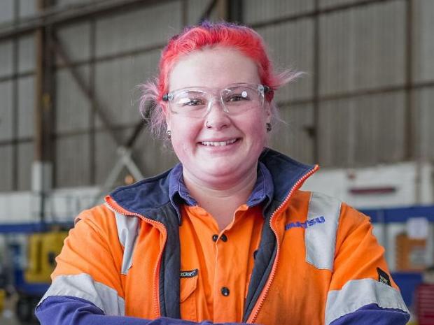 Caitlin is a plant mechanic at Komatsu in Fairfield.