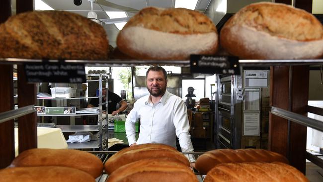 Richard Hinson, the new boss of troubled franchise operator Retail Food Group at the Brumby's in Red Hill. (AAP image, John Gass)