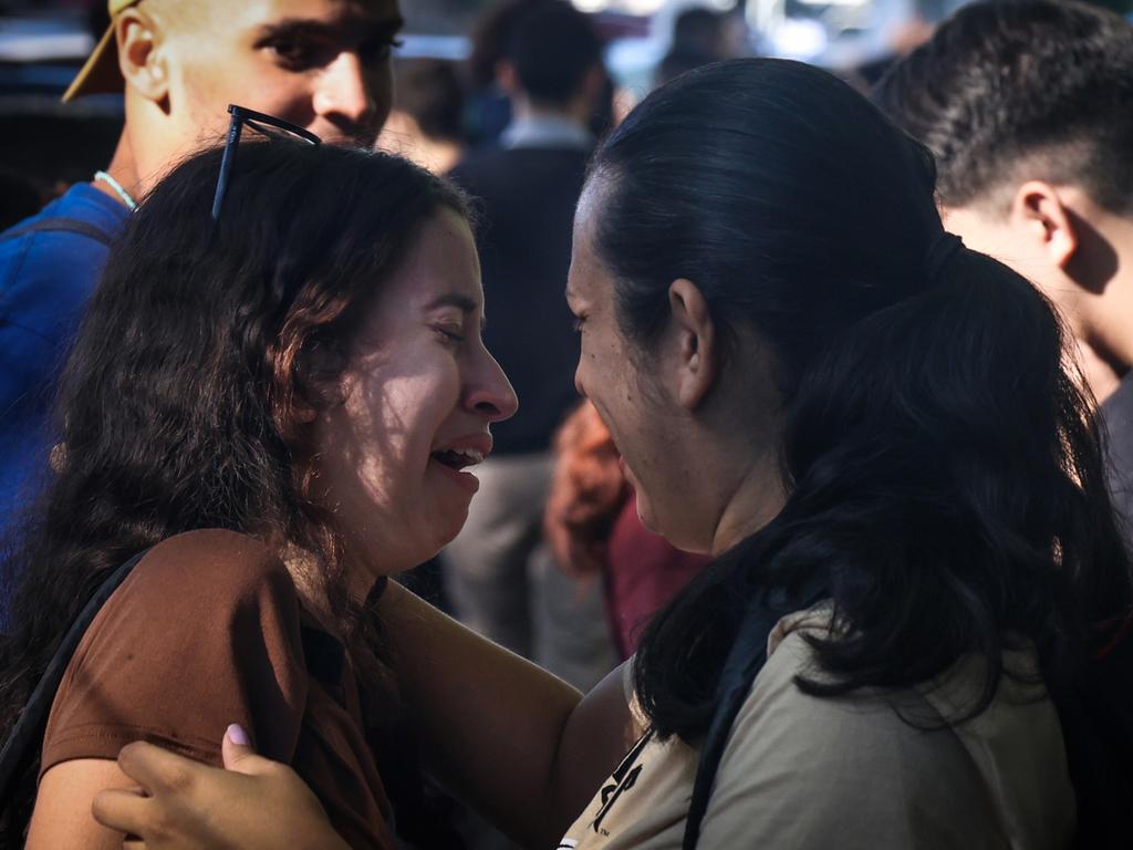 A woman cries in front of Brazil’s Allianz Parque stadium because she did not get tickets for the show, despite hours of waiting. Picture: Allison Sales/picture alliance via Getty Images