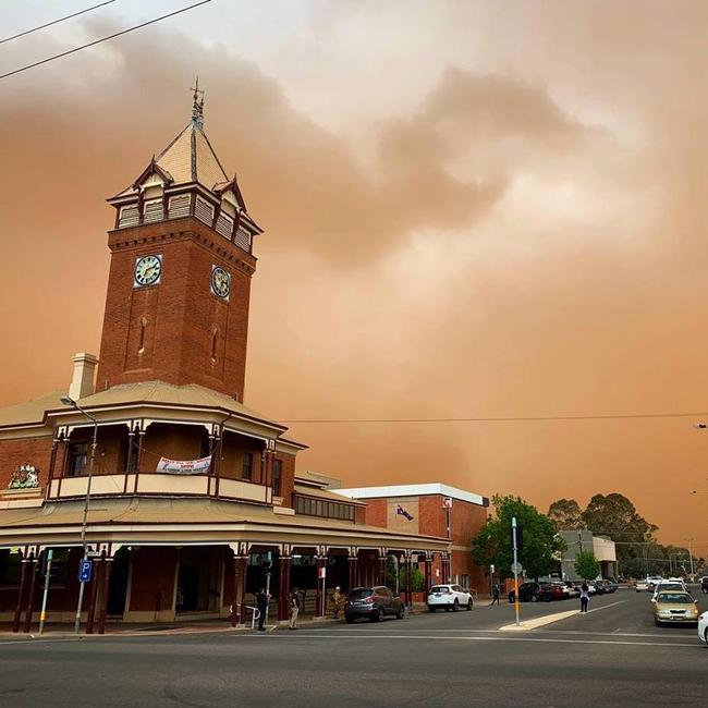 A dust storm descends on Broken Hill on Wednesday. Picture: Andy Craker/Facebook