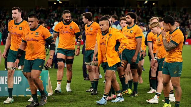 DUBLIN, IRELAND - NOVEMBER 30: Players of Australia look dejected as they leave the field after defeat to Ireland during the Autumn Nations Series 2024 match between Ireland and Australia at Aviva Stadium on November 30, 2024 in Dublin, Ireland. (Photo by David Rogers/Getty Images)