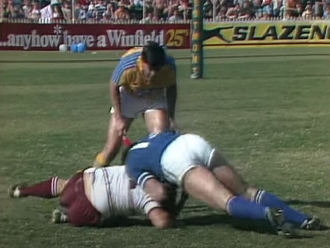 Bowden continued to pump punches into Broadhurst on the ground.