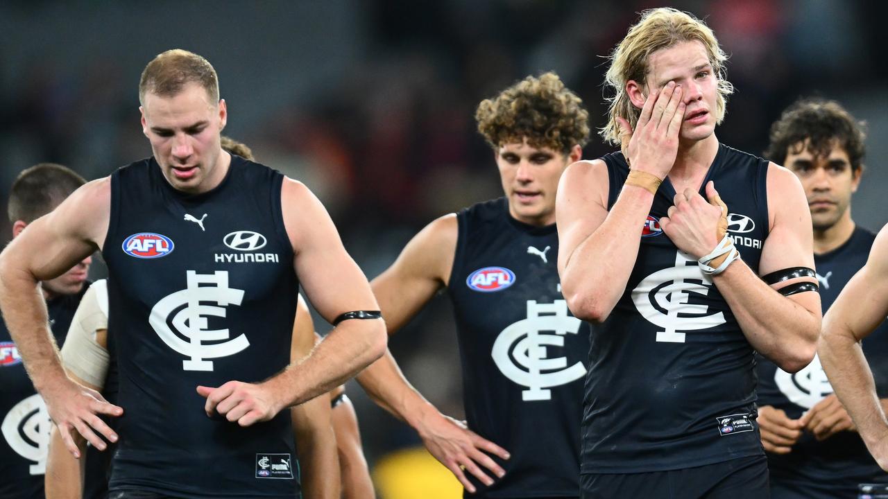 Tom De Koning and his Blues team mates look dejected after a sixth straight loss. Picture: Quinn Rooney