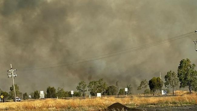 The fire front approaching Dirranbandi late on Thursday afternoon. Photo: Ella Brien