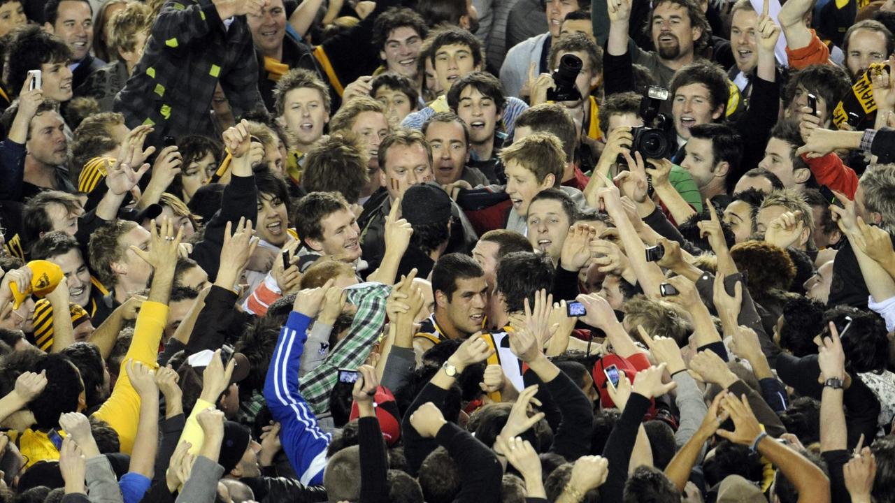 Franklin inspired iconic scenes at the Telstra Dome in 2008 after kicking 100 goals for the season.