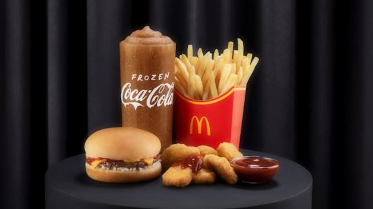 The Kid Laroi’s meal includes medium fries, medium frozen Coke, six-piece chicken McNuggets and a cheeseburger … but without the pickle.