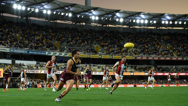 The Gabba is the frontrunner to host the 2020 AFL Grand Final, but all fans in attendance could be mandated to wear masks.