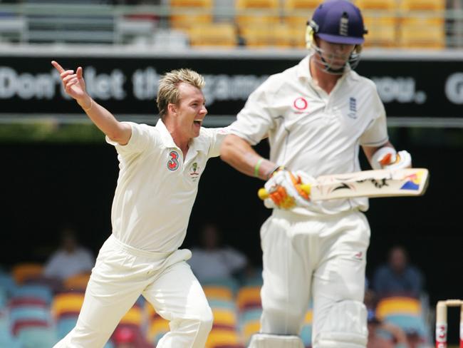 CRICKET - ASHES - 27.11.06 - 1st Test - Australia v England at the Gabba, Brisbane. Brett Lee celebrates dismissing Kevin Pietersen first over, caught by Damien Martyn for 92. pic. Phil Hillyard