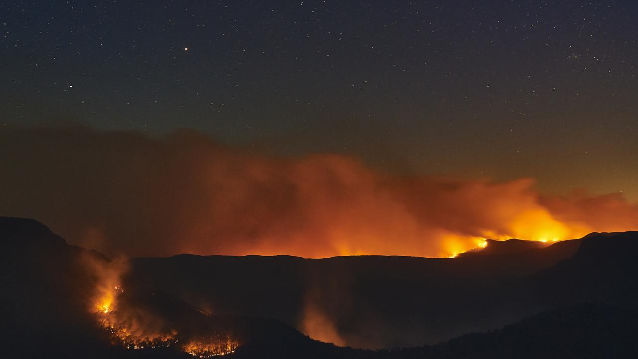 Flames from scattered bushfires around Katoomba in the Blue Mountains. Picture: Brett Hemmings/Getty Images.