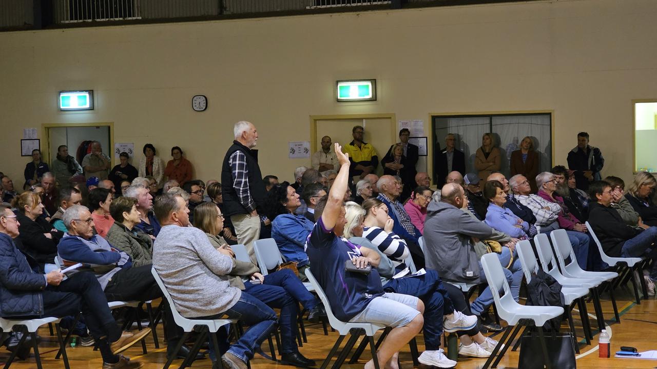 More than 200 people packed out the Gowrie Junction Progress Hall outside Toowoomba on Thursday night to ask questions of Transport and Main Roads staff over the controversial Toowoomba North South transport corridor.