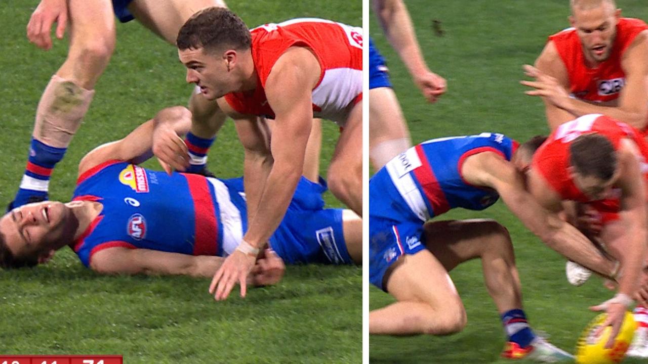 Tom Papley has been reported for this incident against the Western Bulldogs.