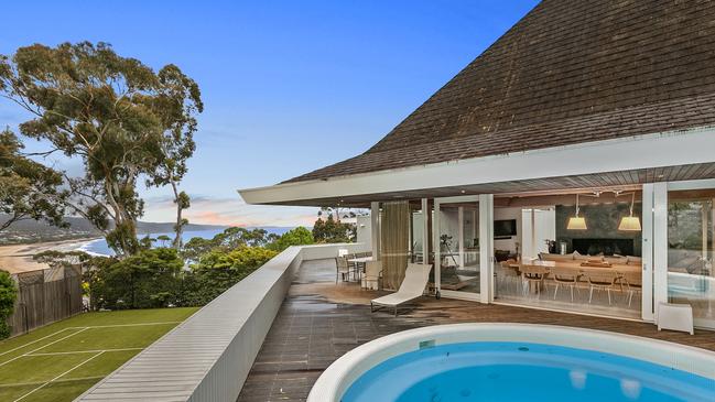 Chin Chin owner Chris Lucas has sold his family’s luxury Lorne hideaway.