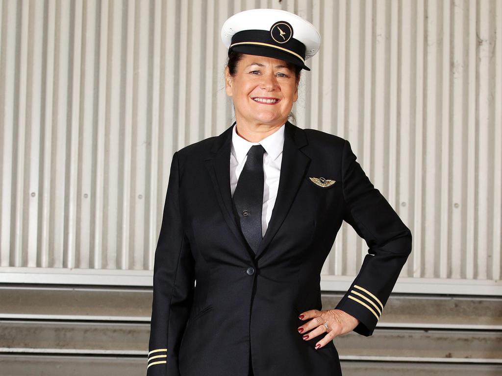 Qantas pilot Davida Forshaw sues airline over alleged sexual harassment ...