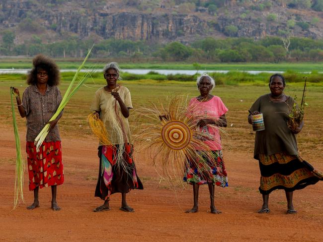 The fibre artists of Injalak Arts Centre. Credit Renae Saxby