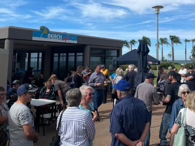 Push to save much-loved beachside kiosk