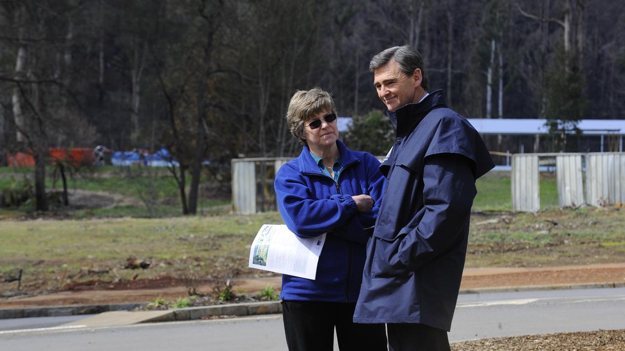 Former Victorian Premier John Brumby (right) committed $28 million to train more level three incident controllers, but the Andrews Government has since dropped the ball.