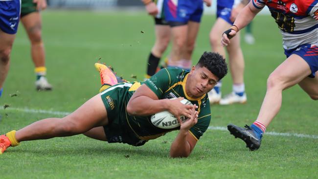 Windsor's Ahmani Leilua scores a try. Picture: Steve Montgomery