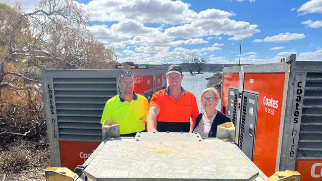 Primary Industries, Regional Development and Forestry Minister Clare Scriven with farmers Ash and Sam Martin in the Murraylands last week. Picture: Facebook.