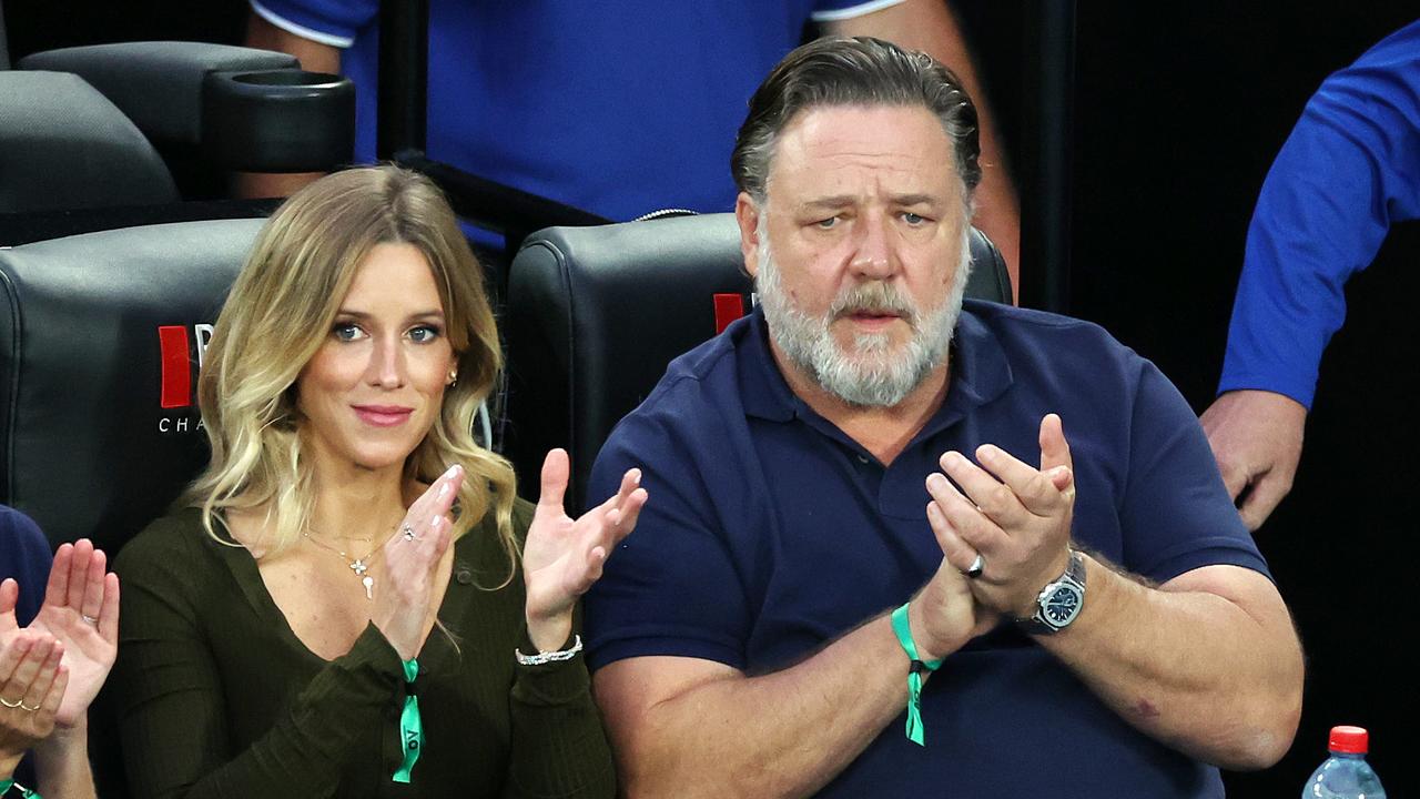 Russell Crowe Makes Red Carpet Debut With Britney Theriot: Photos