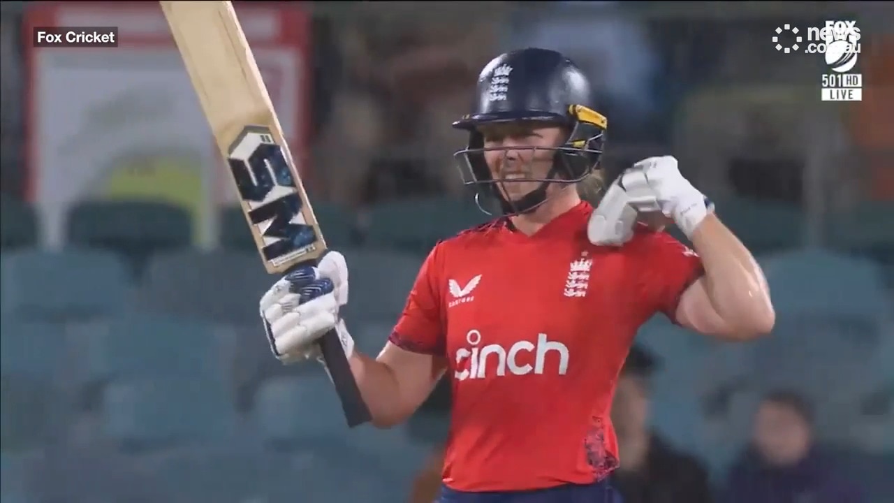 England captain throws bat in Ashes tantrum