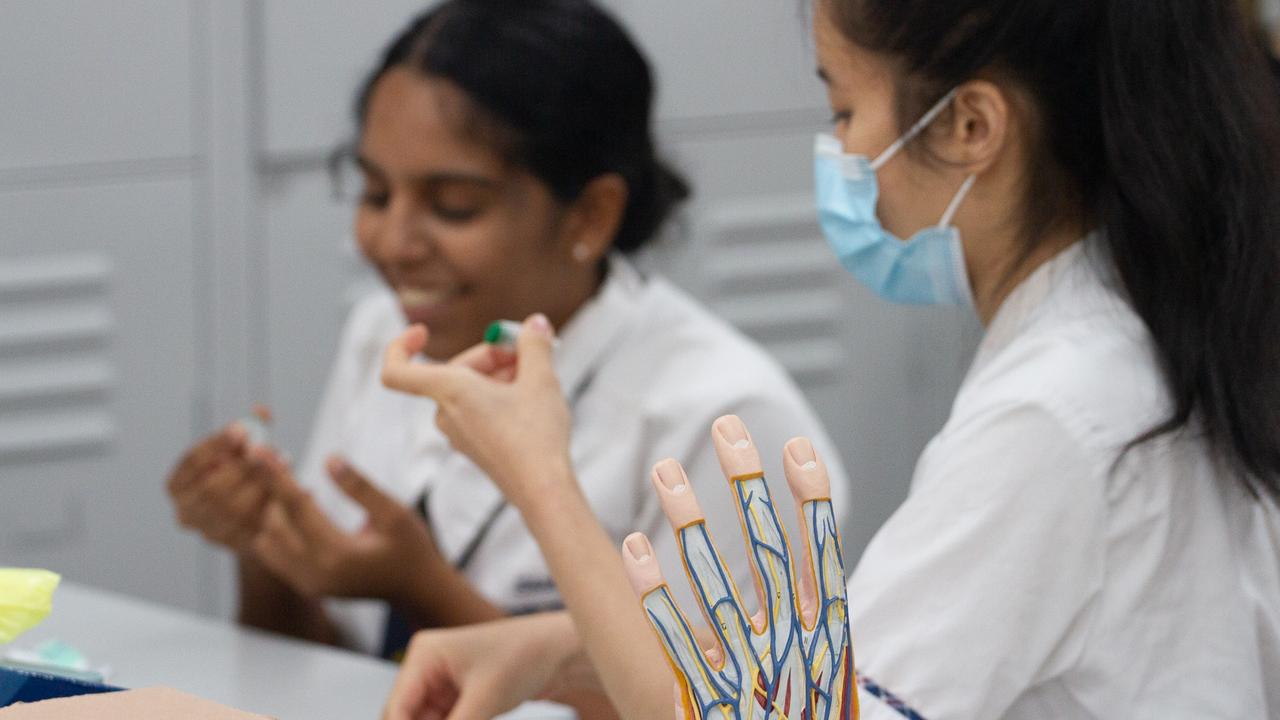 More than 200 students from Bundaberg and Maryborough had their first taste of university life at the Bundaberg CQU campus as part of a hands-on open day for the students.​