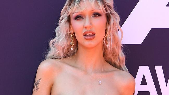 Aussie pop star’s near-naked ARIAs outfit