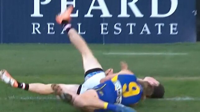 Harley Reid sling tackles Darcy WIlson at Perth Stadium