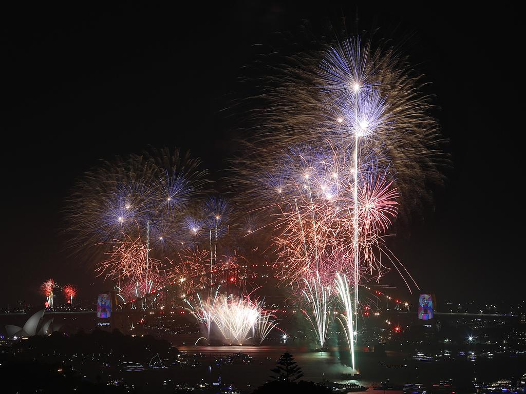 New Years Eve 2018 - 9pm Fireworks display from Dudley Page Reserve in Dover Height. Picture: Toby Zerna