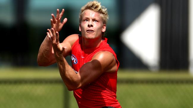 Isaac Heeney doesn’t need big possession numbers to score well in KFC SuperCoach.