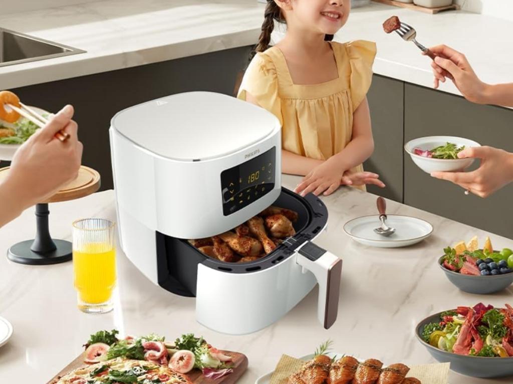 Cyber Monday is a great time to buy an air fryer. Image: Philips Essential Air Fryer, Amazon.