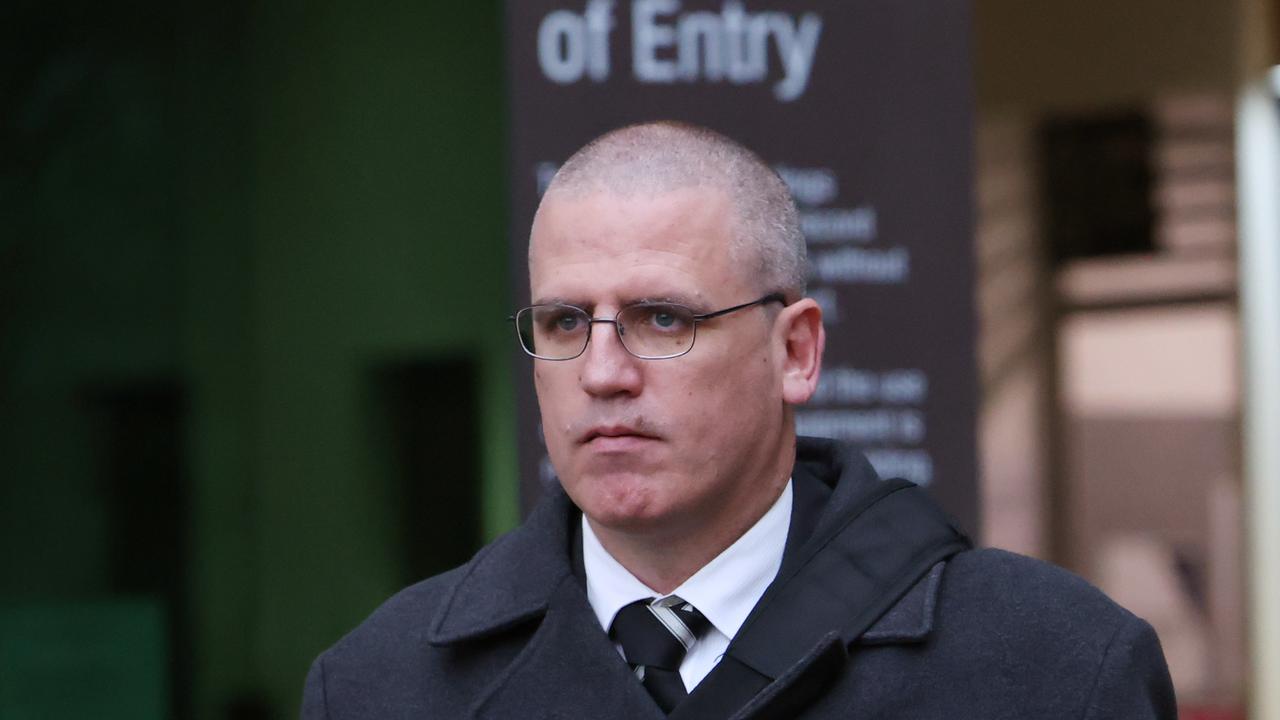 Detective to face grilling at mushroom trial