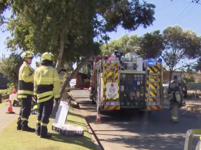 Quick-thinking tradies are being praised for helping save a young family's home from a fire at Para Hills. Picture:7NEWS