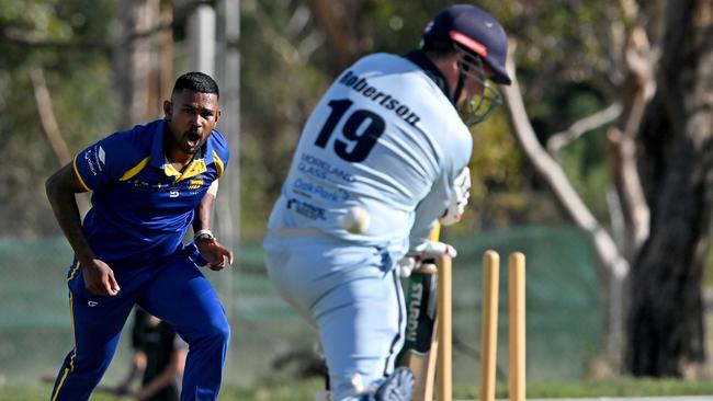 Deer Park’s Nilochana Perera bowls Thomas Robertson. Picture: Andy Brownbill