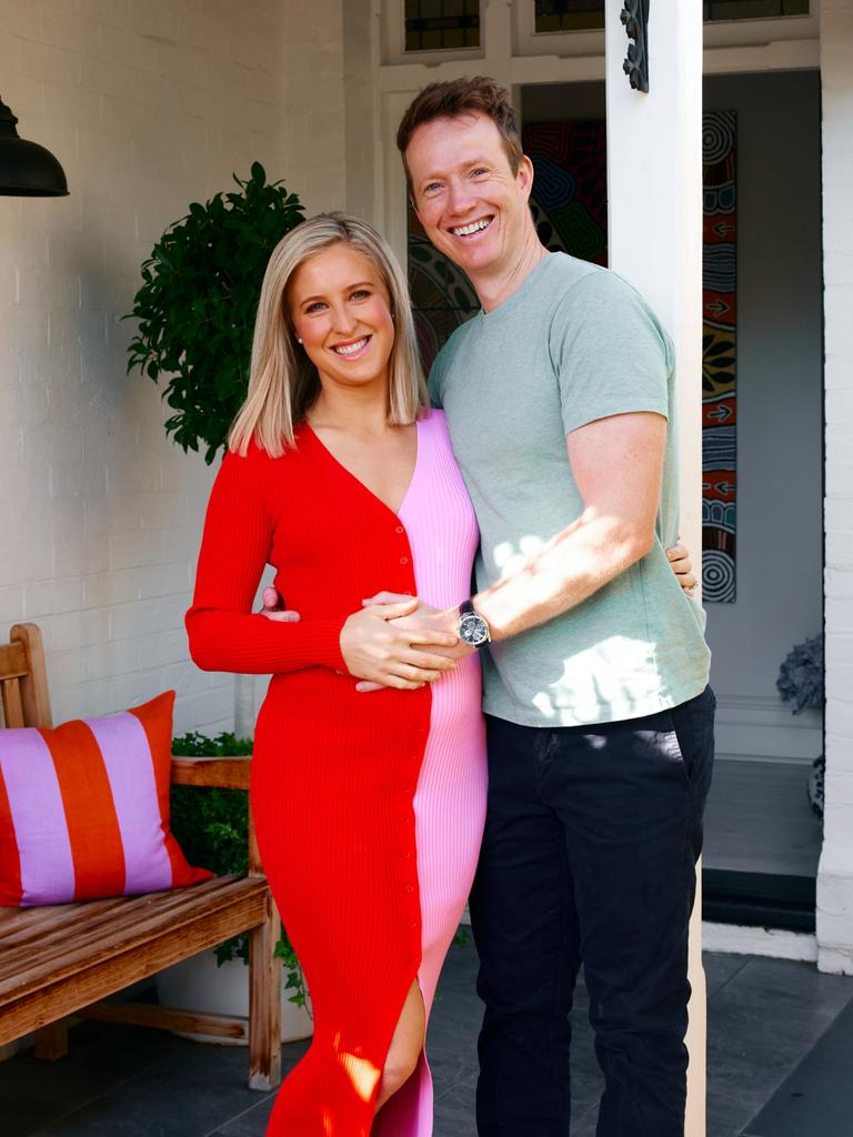 Elspeth Hussey: SA presenter shares baby news | Herald Sun