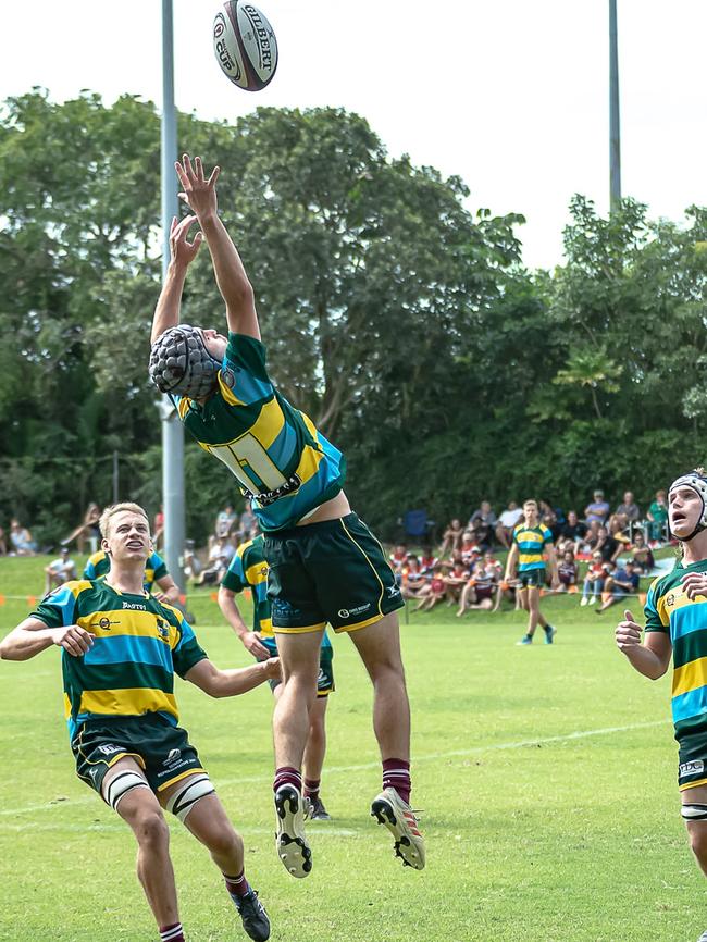 Ben Roberts at full stretch trying to keep the ball in the field of play for his SEQ teammates. Picture Chris Lodge