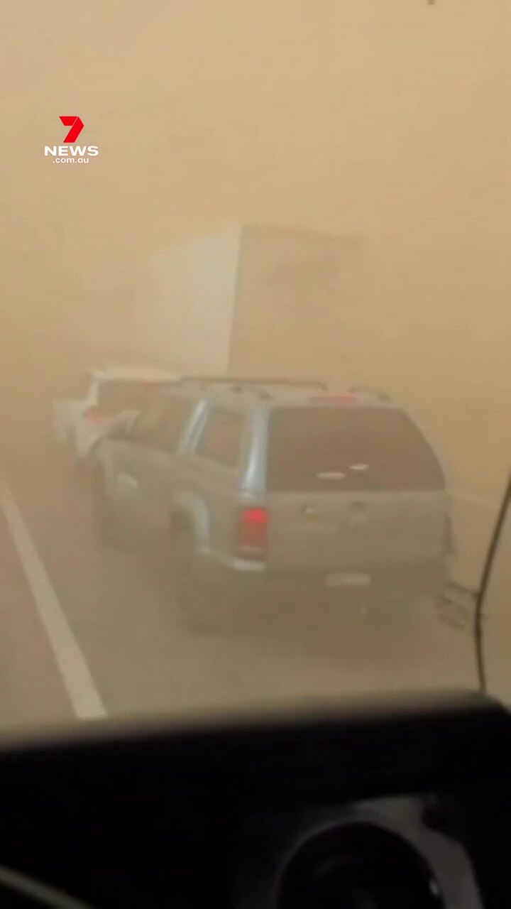 Truckie stood down after SA dust storm sideswipe (7NEWS)