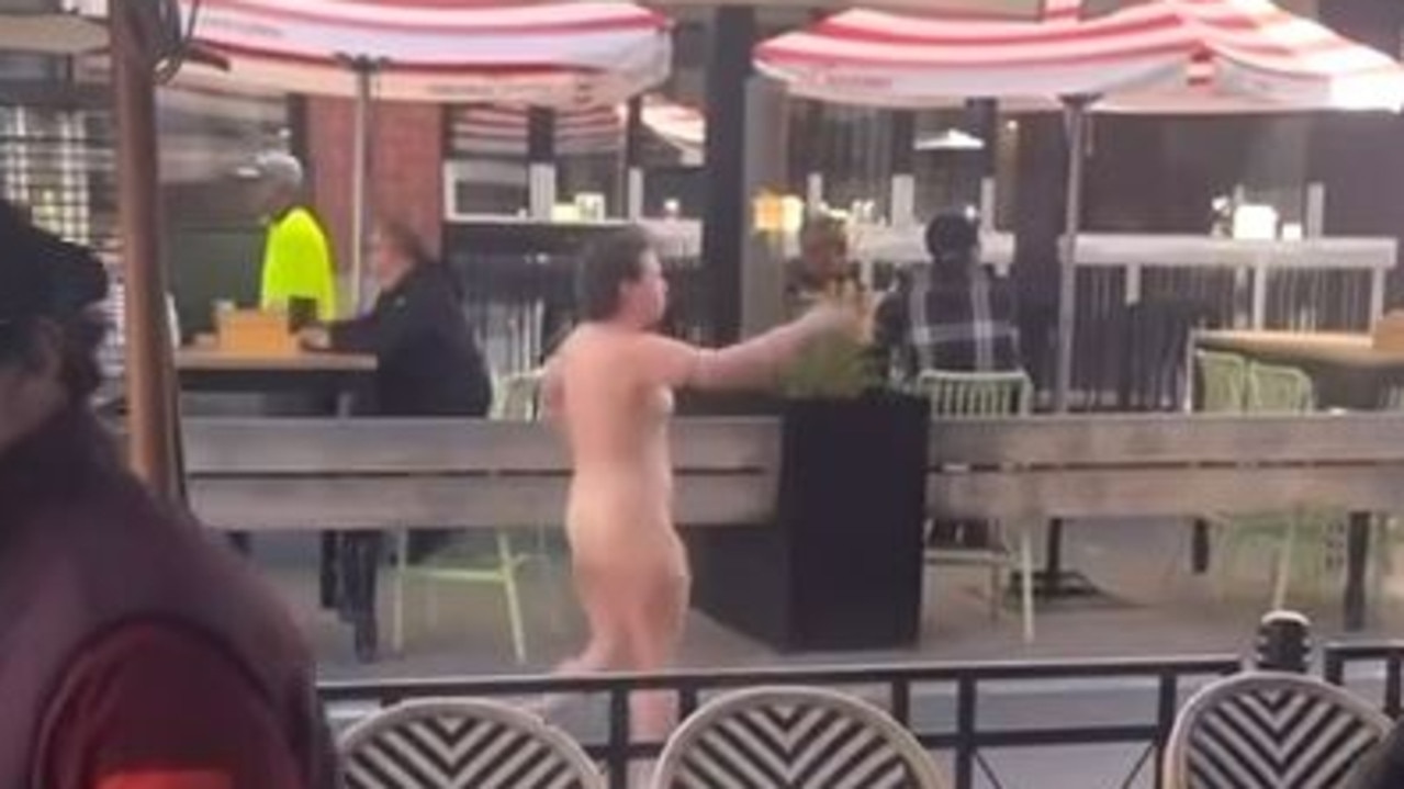 ‘Only in Geelong’: Woman strolls through CBD naked