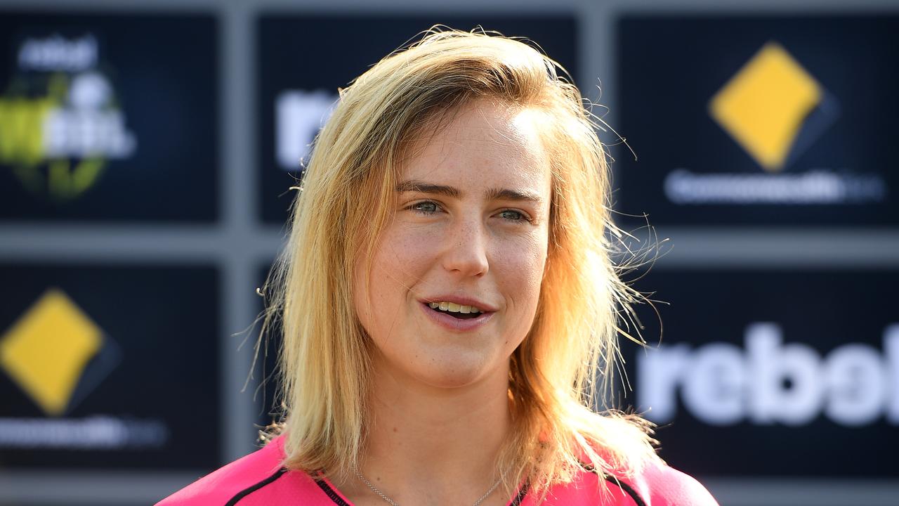 Ellyse Perry speaks to the media ahead of the WBBL final. Photo: Dan Himbrechts/AAP Image. 