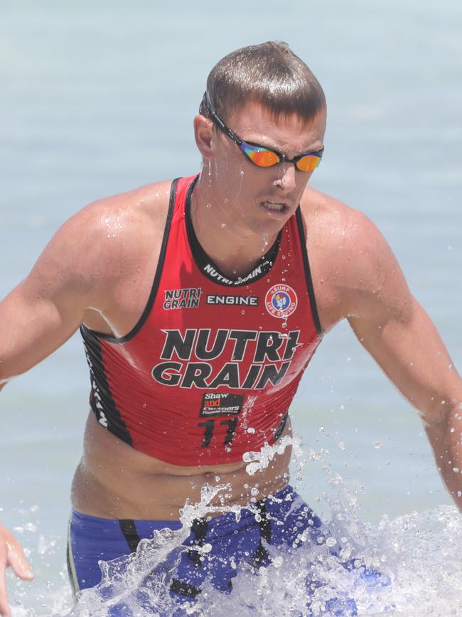 Mitch Morris heading for third in round three. Picture: HarvPix