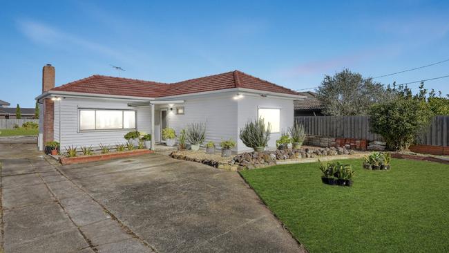 26 Robinson St, Clayton, sold for $168,000 above expectations.