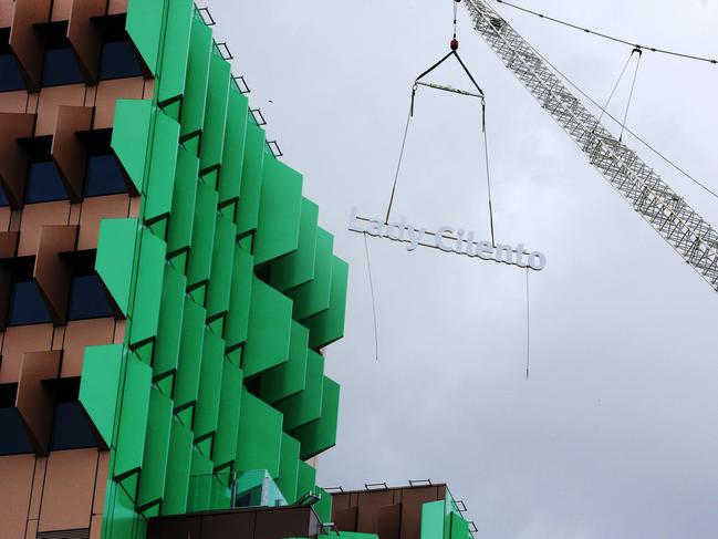 The ‘Lady Cilento’ name is added to the new hospital in 2014