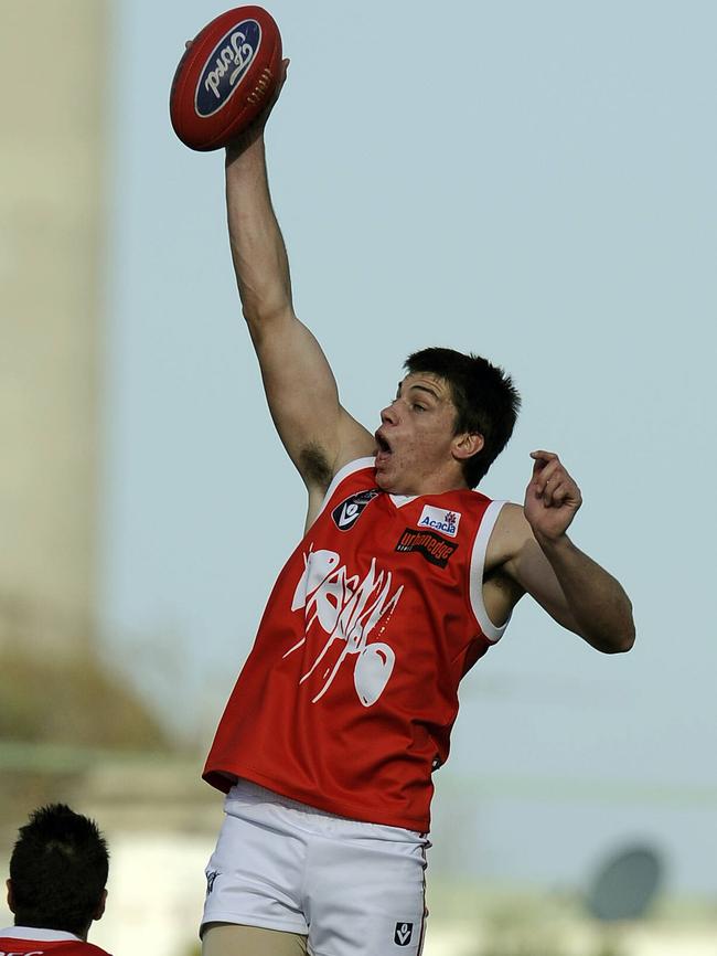 Carlton ruckman Matthew Kreuzer in action for Northern Bullants.