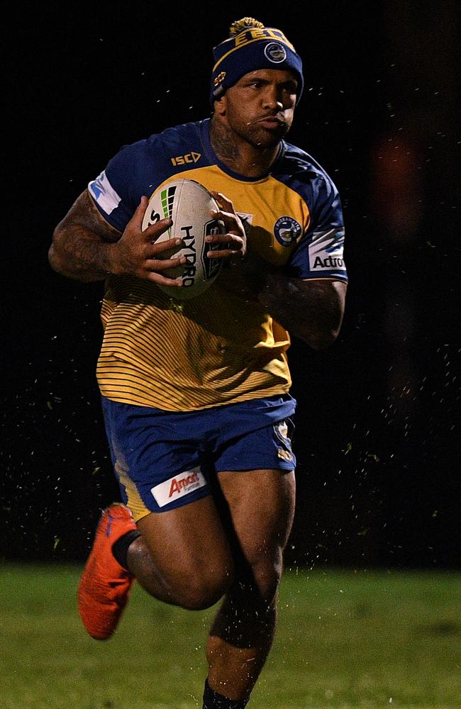 Manu Ma'u during his NRL playing days with the Eels. (AAP Image/Dan Himbrechts) NO ARCHIVING