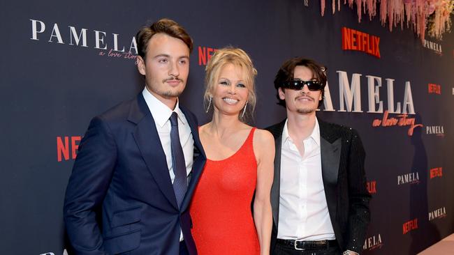 Anderson and her sons Brandon Thomas Lee and Dylan Jagger Lee walk the red carpet. Picture: Charley Gallay/Getty Images for Netflix