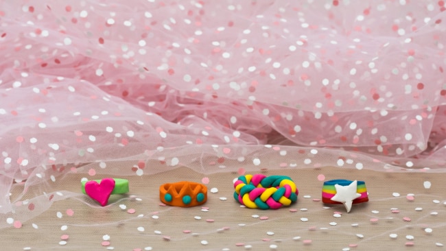 These DIY craft clay rings are fit for mini kings and queens 👑