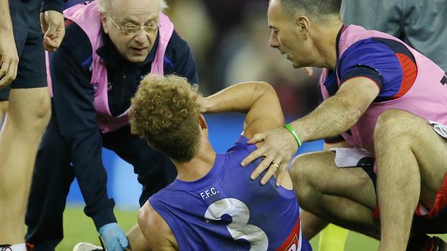 Mitch Wallis breaks his leg in 2018. Picture: Michael Klein