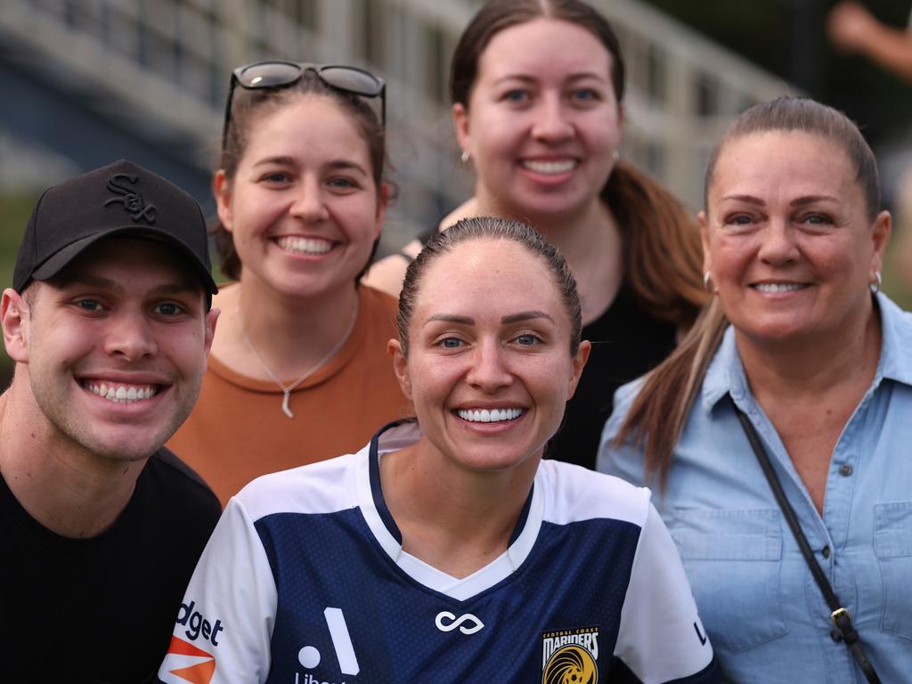 Kyah Simon with fans post game after her return to the Mariners. Picture: Scott Gardiner/Getty Images