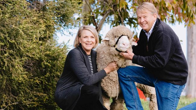 Bernadette and Geoff Davidson from Moorundie Merinos, Keith, SA. Photo by Chloe Smith.