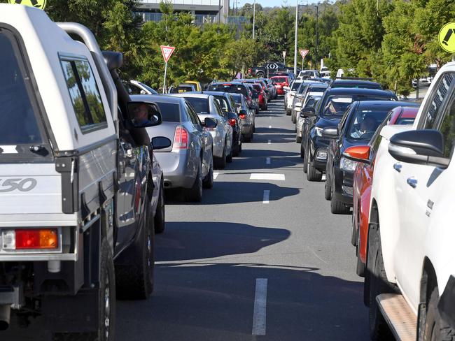 Traffic chaos at Orion Springfield Central Shopping Centre where a pop-up COVID-19 testing centre was set up. Picture: NewsWire / John Gass